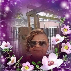 Meet your Posher, Selena